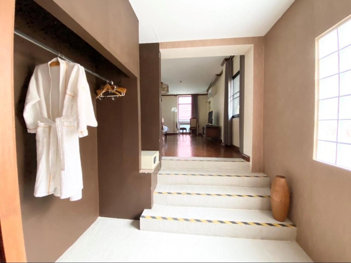 Nt Place Sukhumvit Suites Бангкок Экстерьер фото